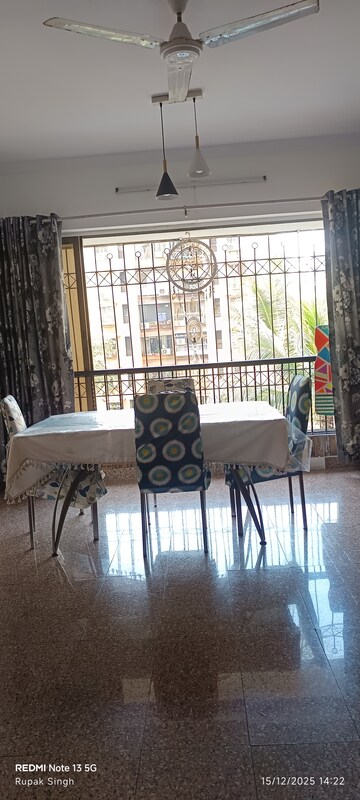 Room in 3 BHK Apartment at Windsor Tower, Andheri West – for Sale