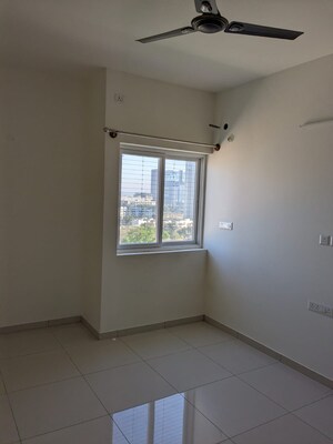 Room in 3 BHK Apartment at LnT Raintree Boulevard, Hebbal – for Rent
