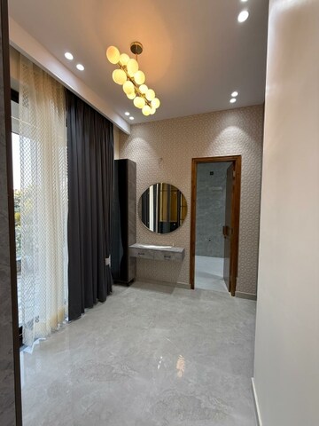 Room in 6 BHK Independent House at Sector 123 – for Sale