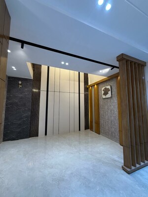 Room in 6 BHK Independent House at Sector 123 – for Sale