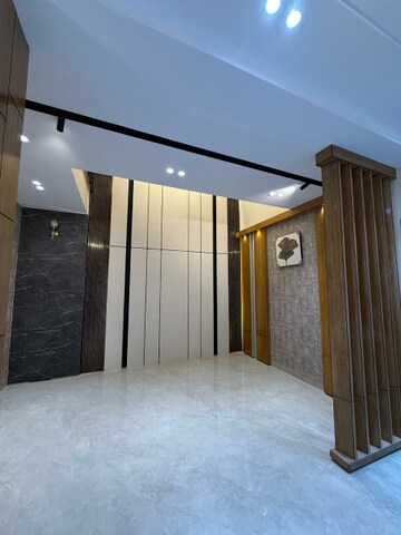 Room in 6 BHK Independent House at Sector 123 – for Sale