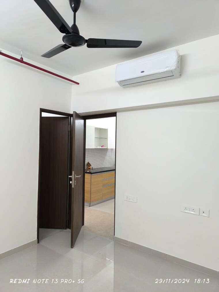 Room, omkar-signet 1 Bedroom 490 Sq.Ft. Apartment In Malad East Mumbai 9655415