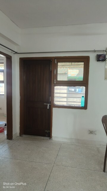 Room in 3 BHK Apartment at Sector 3 Dwarka – for Sale