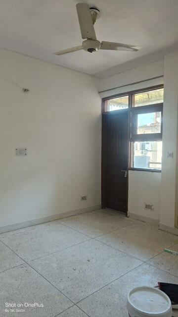 Room in 3 BHK Apartment at Sector 3 Dwarka – for Sale