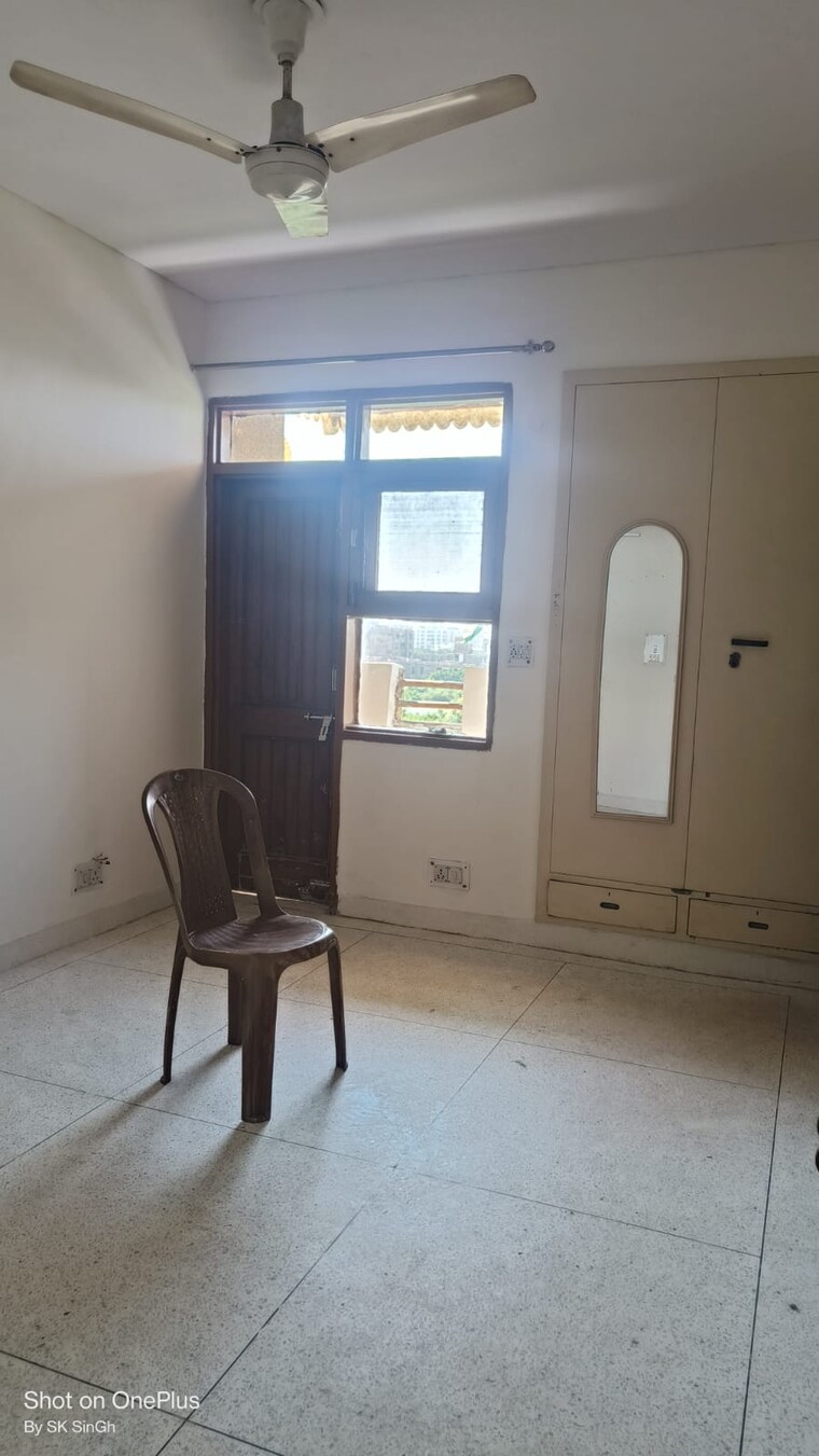 Room, sector 3 dwarka 3 Bedroom 1540 Sq.Ft. Apartment In Sector 3 Dwarka Delhi 9653257