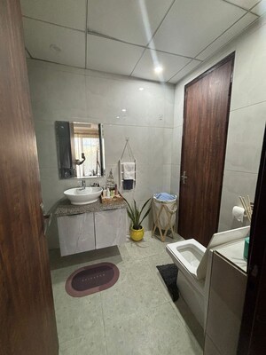 Bathroom in 2.5 BHK Builder Floor at Eros Rosewood City, Sector 49 – for Rent