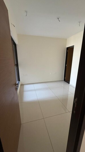 Bathroom in 1.5 BHK Apartment at Chandak 34 Park Estate, Goregaon West – for Rent