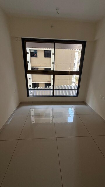 Room in 1.5 BHK Apartment at Chandak 34 Park Estate, Goregaon West – for Rent