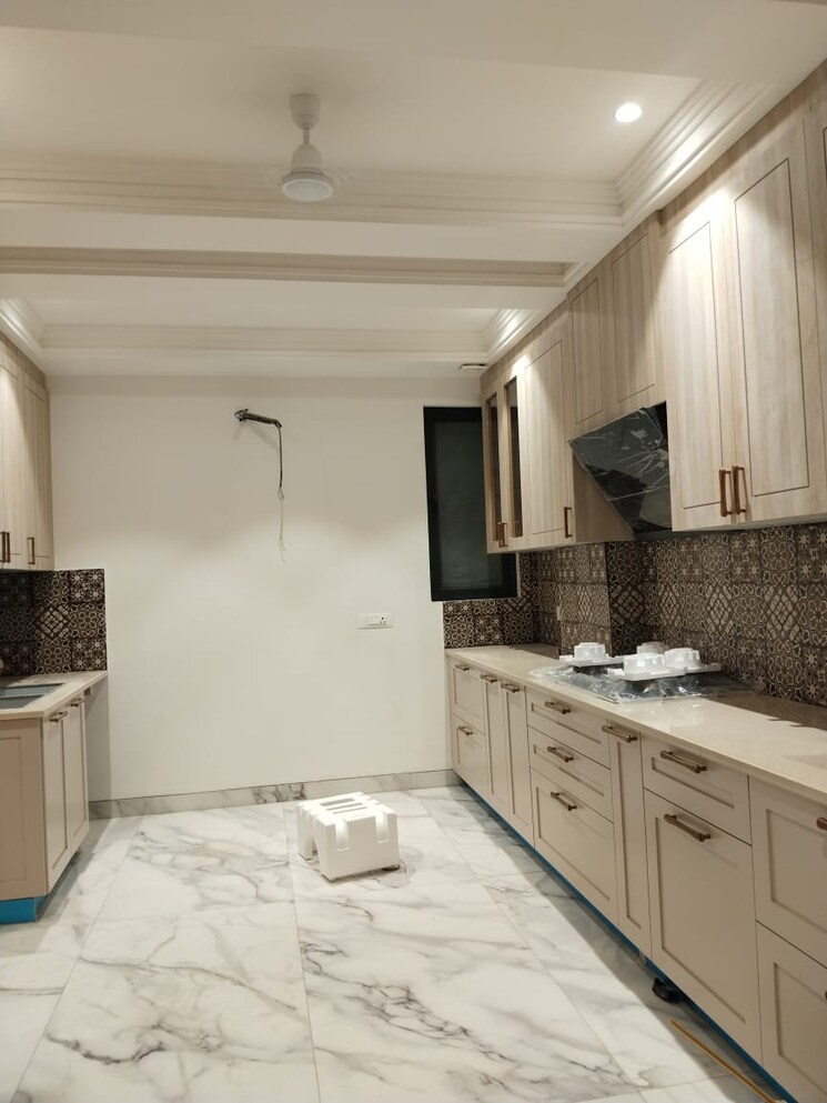 Kitchen, auram-floor 4 Bedroom 4050 Sq.Ft. Builder Floor In South City 2 Gurgaon 9360050