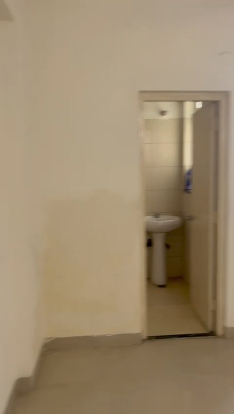 Room, puri-pratham 2 Bedroom 955 Sq.Ft. Apartment In Sector 84 Faridabad 9655484