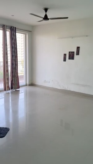 Room in 2 BHK Apartment at Puri Pratham, Sector 84 – for Rent