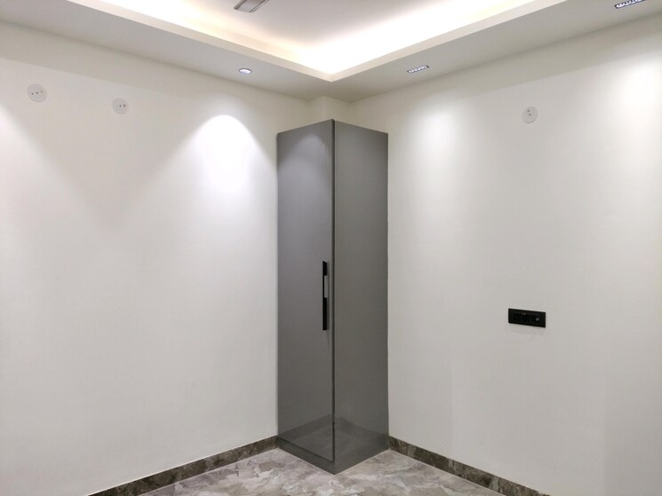 Room, sector 3 dwarka 3 Bedroom 1500 Sq.Ft. Apartment In Sector 3 Dwarka Delhi 9655501