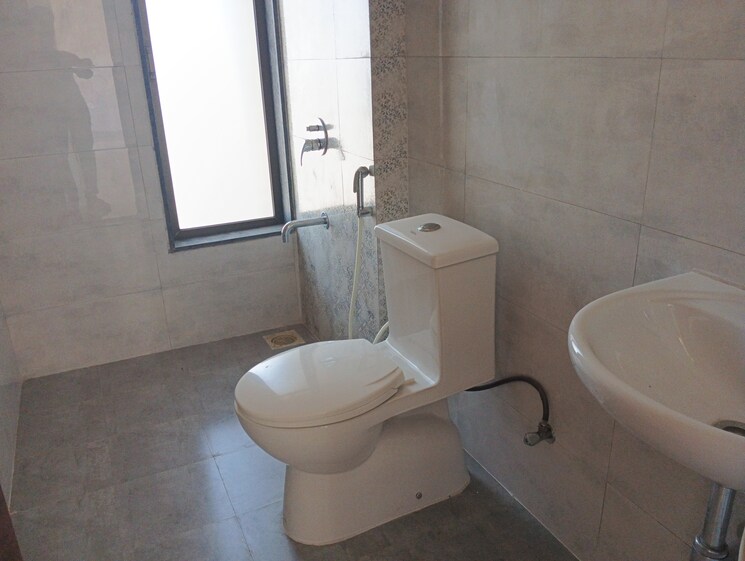 Bathroom, acme-ozone 2 Bedroom 725 Sq.Ft. Apartment In Manpada Thane 9655523