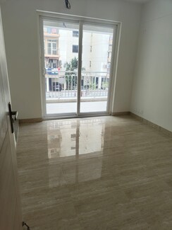 3.5 BHK Apartment For Sale in Sector 77