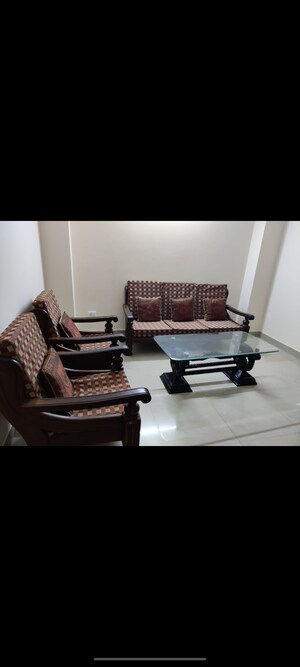 Living Room in 1 BHK Builder Floor at Ansal Sushant Apartments, Sushant Lok I – for Rent