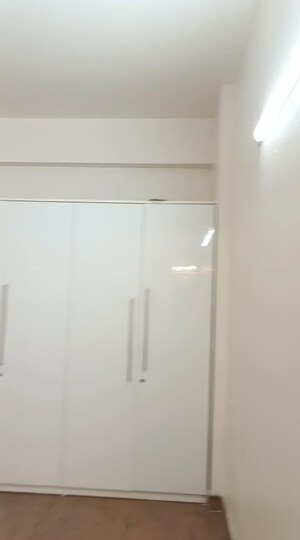 Room in 3 BHK Apartment at Puri Anand Villas Phase II, Sector 81 – for Rent