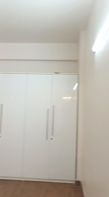 Room in 3 BHK Apartment at Puri Anand Villas Phase II, Sector 81 – for Rent