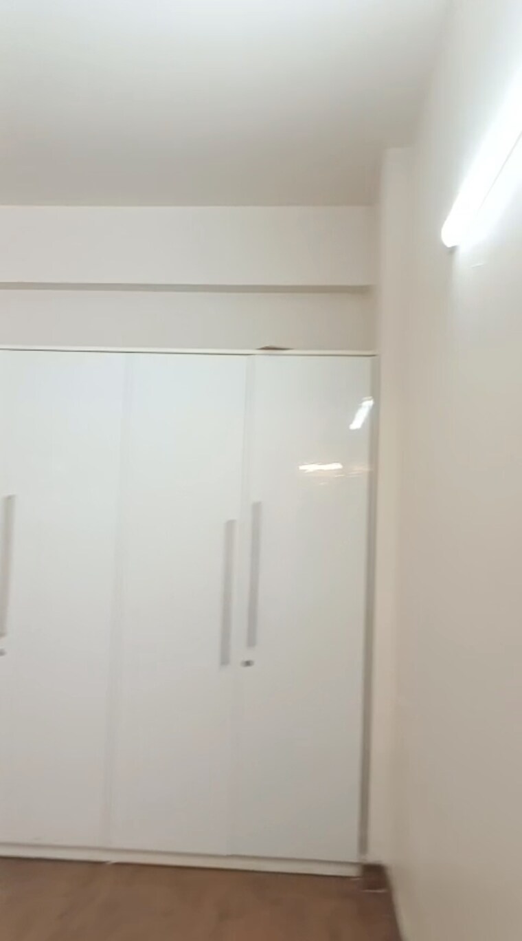 Room, puri-anand-villas-phase-ii 3 Bedroom 2475 Sq.Ft. Apartment In Sector 81 Faridabad 9655532