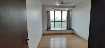 Room in 1 BHK Apartment at Conwood Astoria, Goregaon East – for Rent