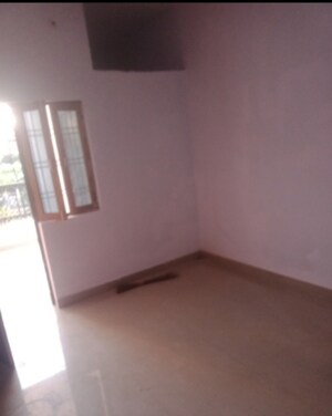 Room in 1 BHK Independent House at Aliganj – for Rent