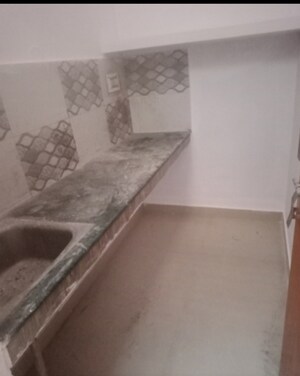 Room in 1 BHK Independent House at Aliganj – for Rent