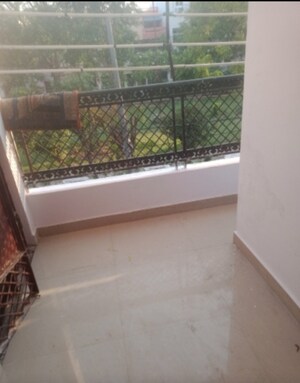 Balcony in 1 BHK Independent House at Aliganj – for Rent