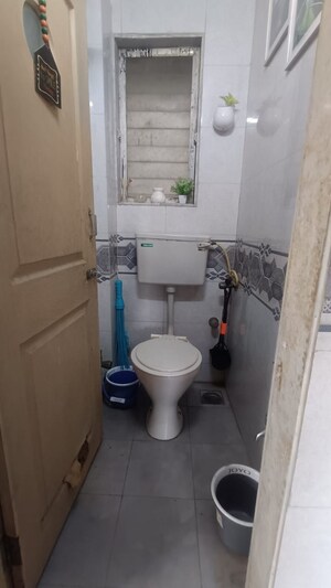 Master Bedroom in 1 BHK Apartment at Lok Darshan, Andheri East – for Rent