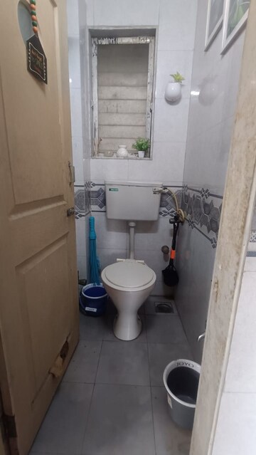 Master Bedroom in 1 BHK Apartment at Lok Darshan, Andheri East – for Rent