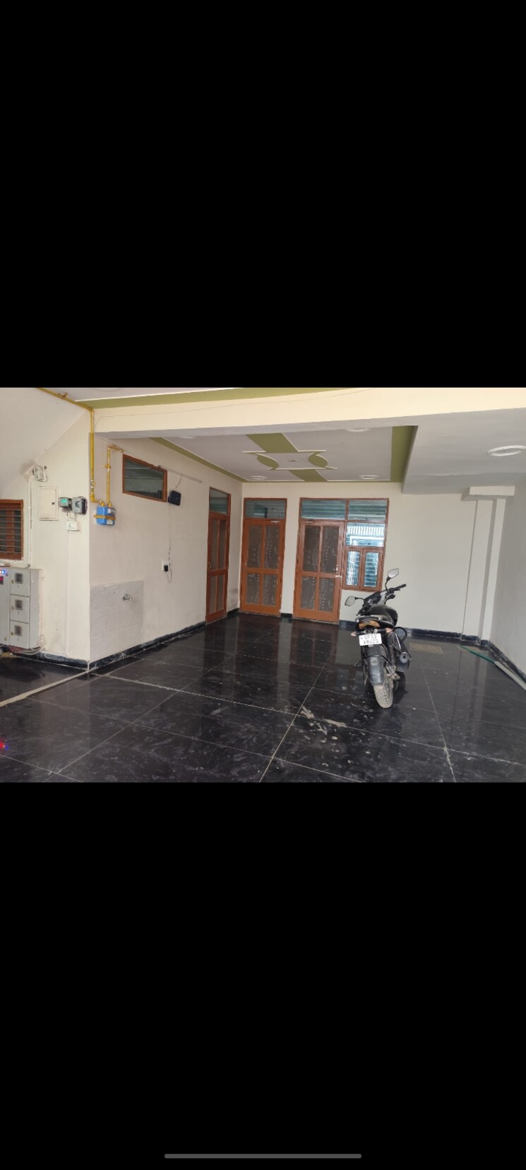  Parking, tulip-leaf 3 Bedroom 160 Sq.Yd. Builder Floor In Sector 69 Gurgaon 9655554
