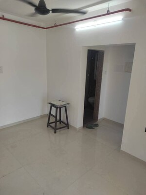 Room in 1 BHK Apartment at Avant Hillway, Goregaon East – for Rent
