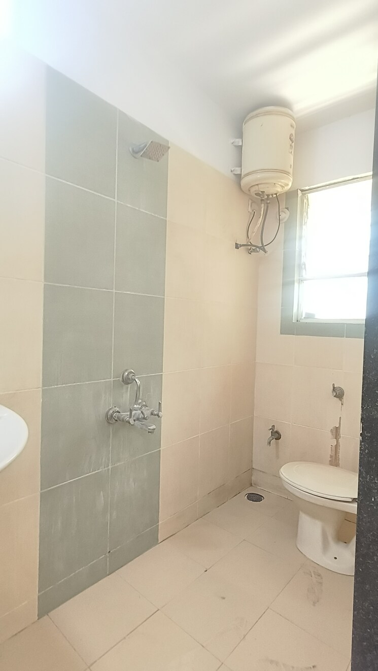Bathroom, pimple saudagar 3 Bedroom 1500 Sq.Ft. Apartment In Pimple Saudagar Pune 9655644