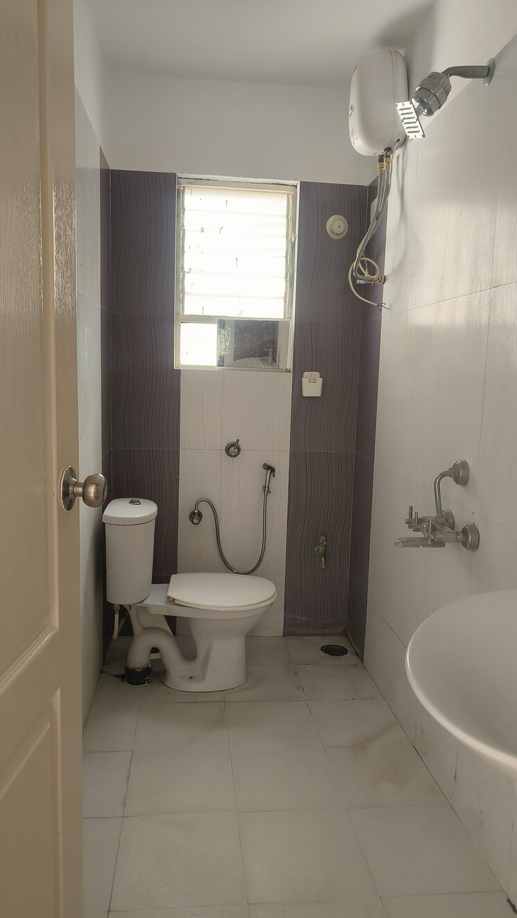 Bathroom, pimple saudagar 3 Bedroom 1500 Sq.Ft. Apartment In Pimple Saudagar Pune 9655644