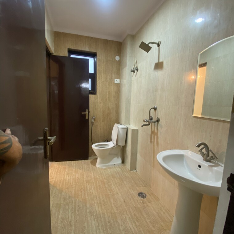Bathroom, sector 21c 3 Bedroom 350 Sq.Yd. Independent House In Sector 21c Faridabad 9655602