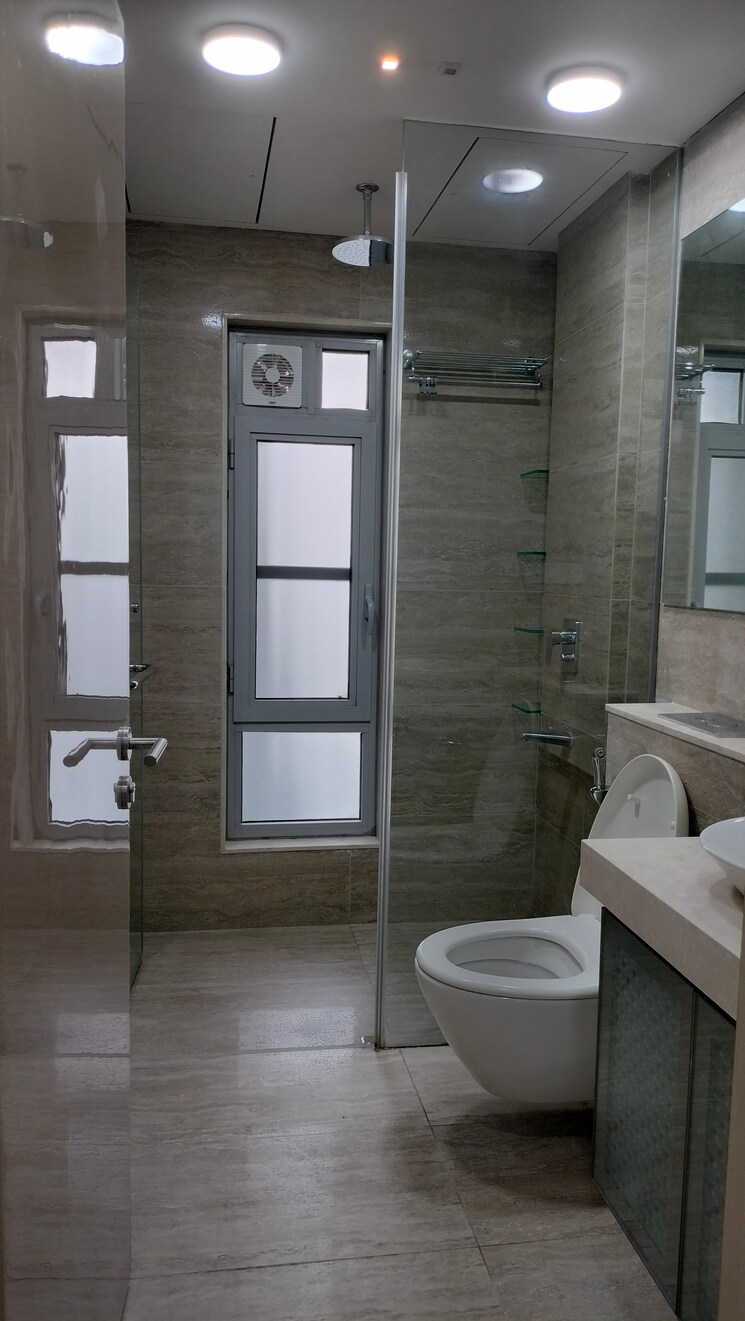 Bathroom, oberoi-realty-esquire 3 Bedroom 1367 Sq.Ft. Apartment In Goregaon East Mumbai 9655593