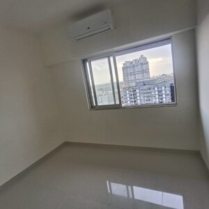 Room in 1 BHK Apartment at Omkar Signet, Kasam Baug – for Rent