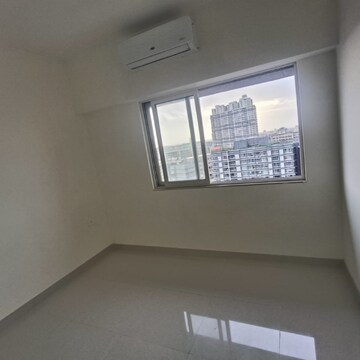 Room in 1 BHK Apartment at Omkar Signet, Kasam Baug – for Rent