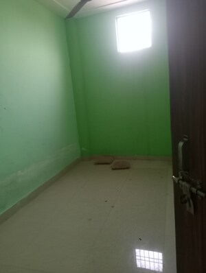 Room in 2 BHK Builder Floor at RWA Apartments Sector 71, Sector 71 – for Rent