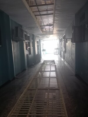 Building Lobby in 2 BHK Builder Floor at RWA Apartments Sector 71, Sector 71 – for Rent