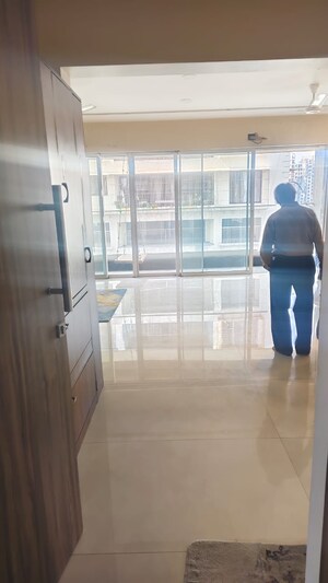 Bathroom in 2.5 BHK Apartment at Ashok Gardens, Sewri – for Rent