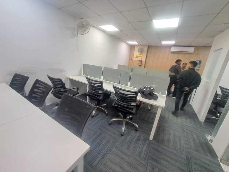 Gym, sector 63 Commercial Office Space 1000 Sq.Ft. In Sector 63 Noida 9655607