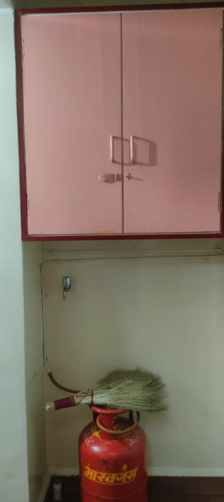 Room, madhura-society 1 Bedroom 600 Sq.Ft. Apartment In Sadashiv Peth Pune 9655643