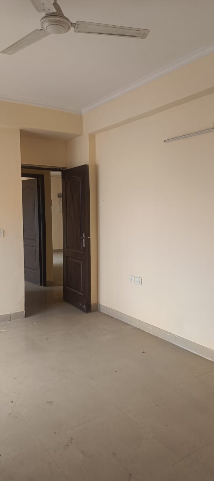 Room, aims-golf-city 3 Bedroom 1375 Sq.Ft. Apartment In Sector 75 Noida 9655654
