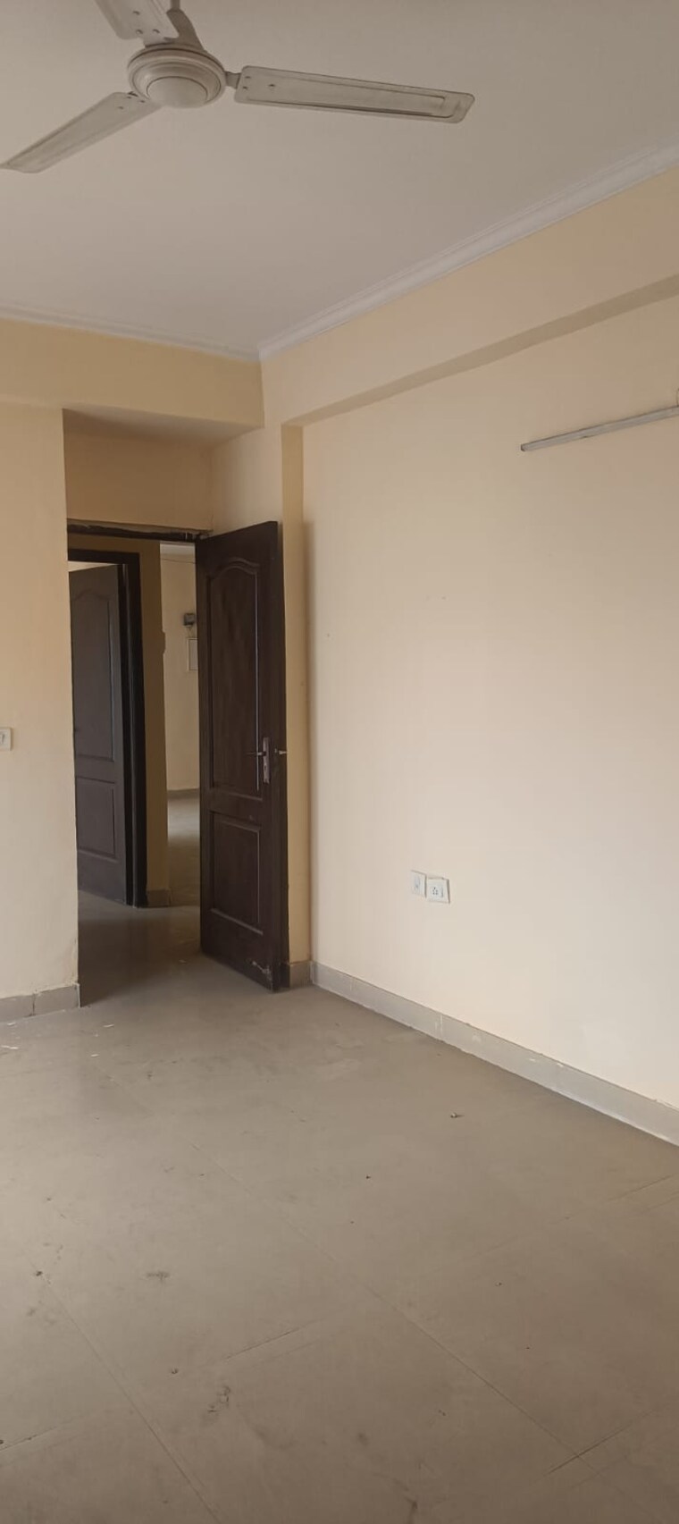 Room, aims-golf-city 3 Bedroom 1375 Sq.Ft. Apartment In Sector 75 Noida 9655654