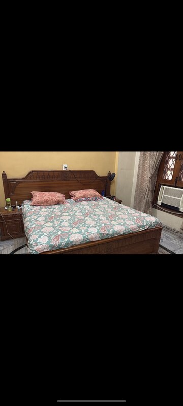 Bedroom in 2 BHK Builder Floor at Satyam Plaza, Sector 15 – for Rent