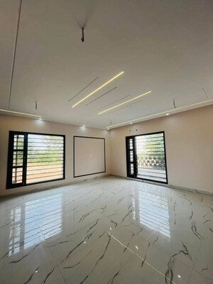 Room in 4 BHK Villa at Sector 115 – for Sale