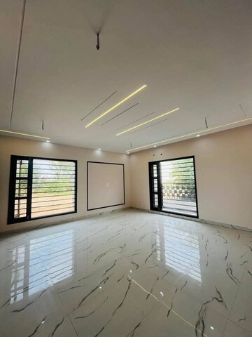 Room in 4 BHK Villa at Sector 115 – for Sale