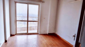 Room in 3 BHK Apartment at BPTP The Resort, Mortzapur – for Sale