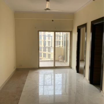 Room in 4 BHK Apartment at MKS La Royale, Indrapuram – for Rent