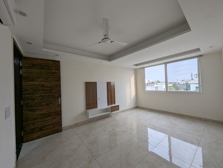 Room, smart-world-orchard 3 Bedroom 1600 Sq.Ft. Apartment In Sector 61 Gurgaon 9655724