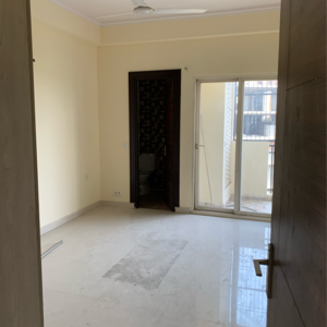 Room in 4 BHK Apartment at MKS La Royale, Indrapuram – for Rent